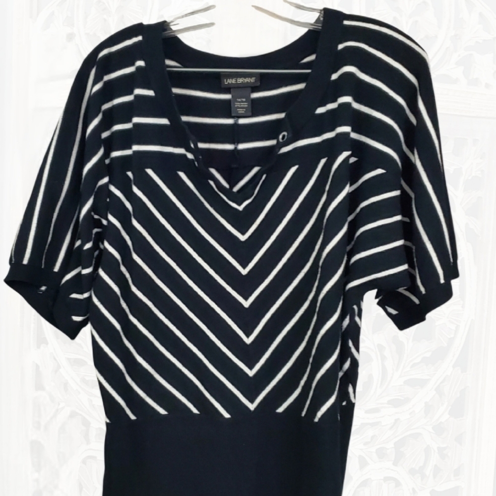 Lane Bryant Black & White Striped V-Neck Knit Top Sz 14/16